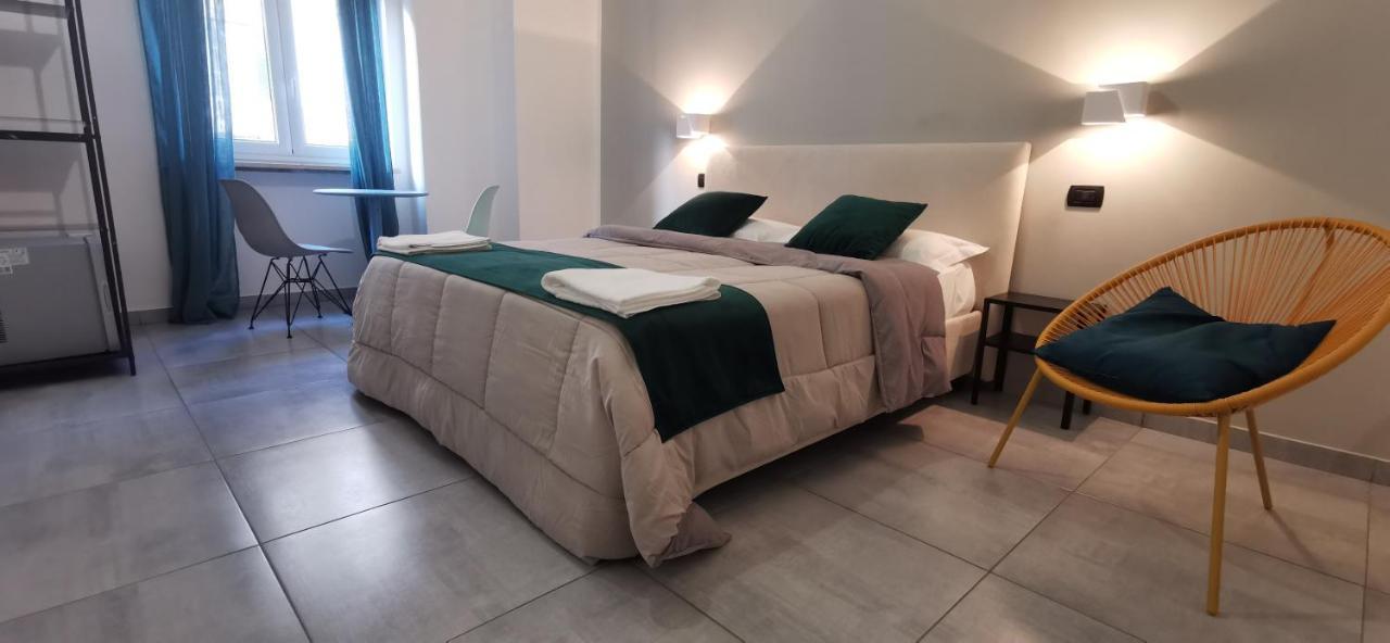 Hi Relais Rooms Наполи Екстериор снимка