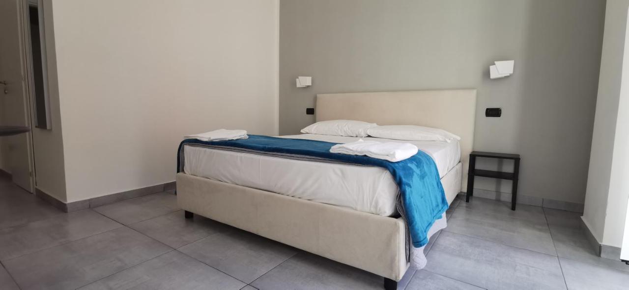 Hi Relais Rooms Наполи Екстериор снимка