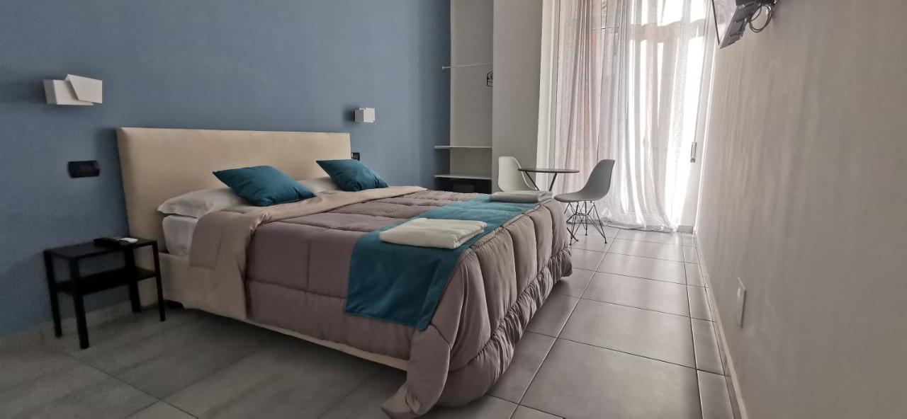 Hi Relais Rooms Наполи Екстериор снимка