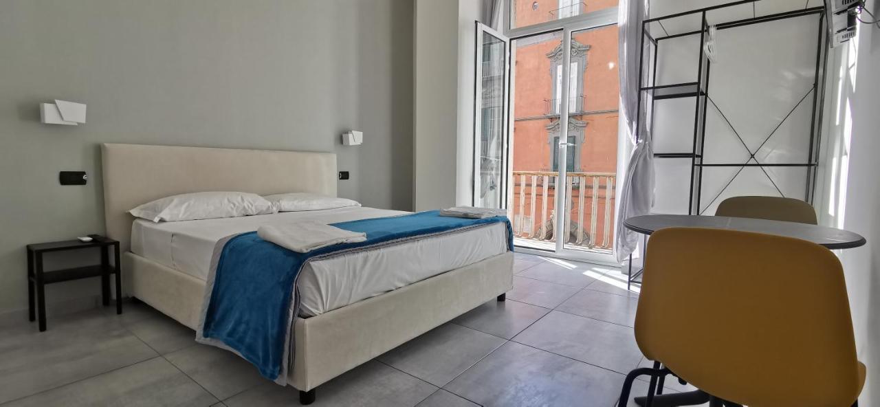 Hi Relais Rooms Наполи Екстериор снимка