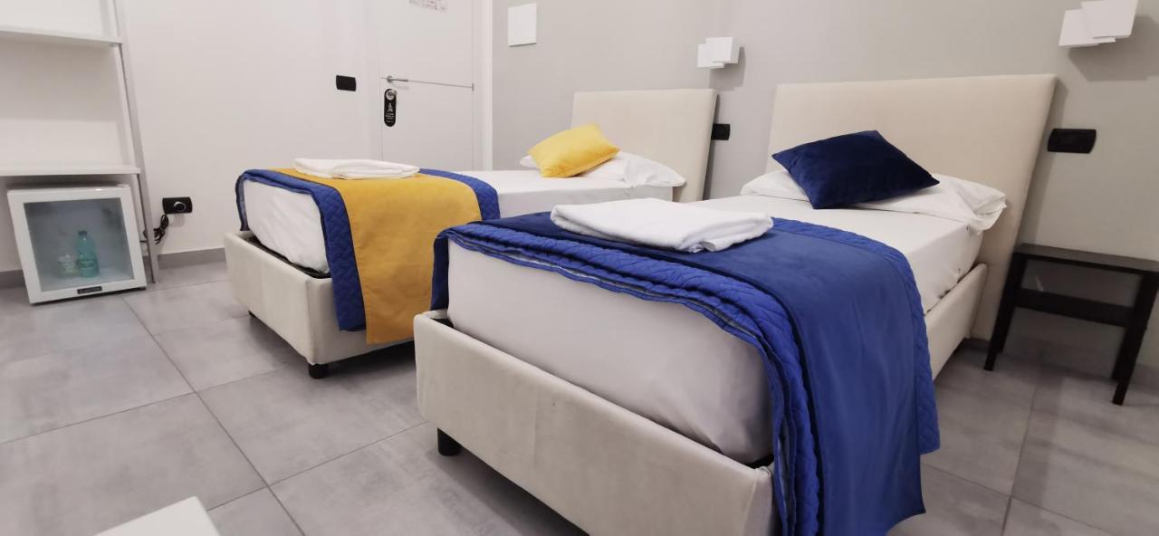Hi Relais Rooms Наполи Екстериор снимка
