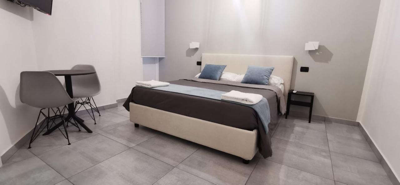 Hi Relais Rooms Наполи Екстериор снимка