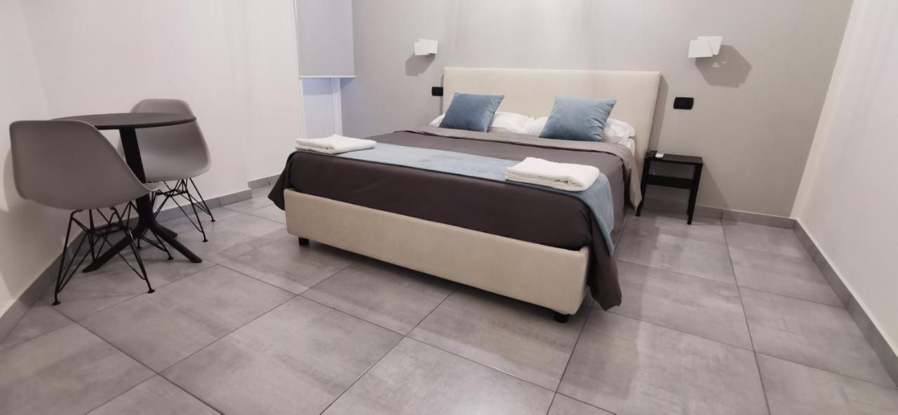 Hi Relais Rooms Наполи Екстериор снимка