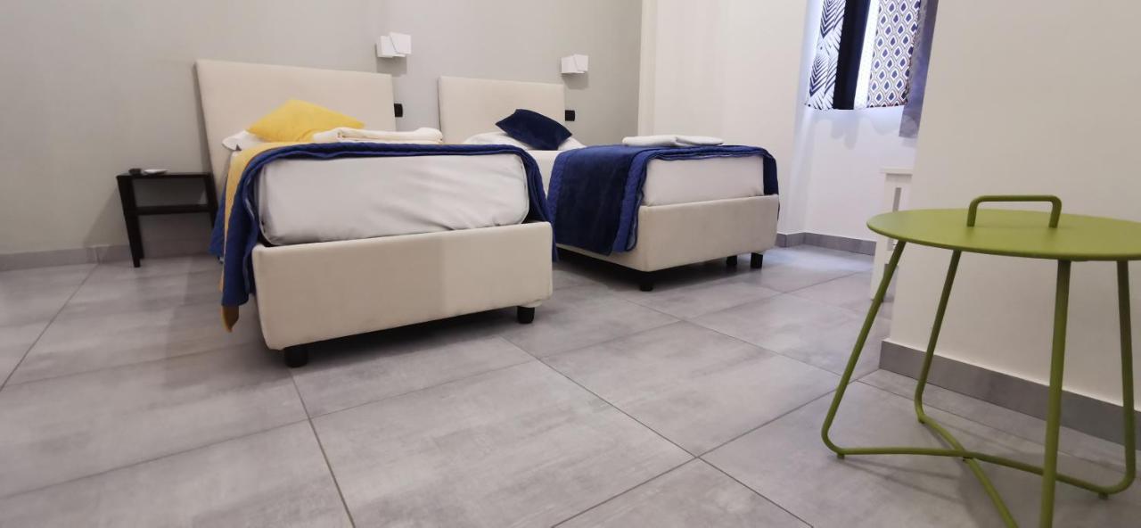 Hi Relais Rooms Наполи Екстериор снимка