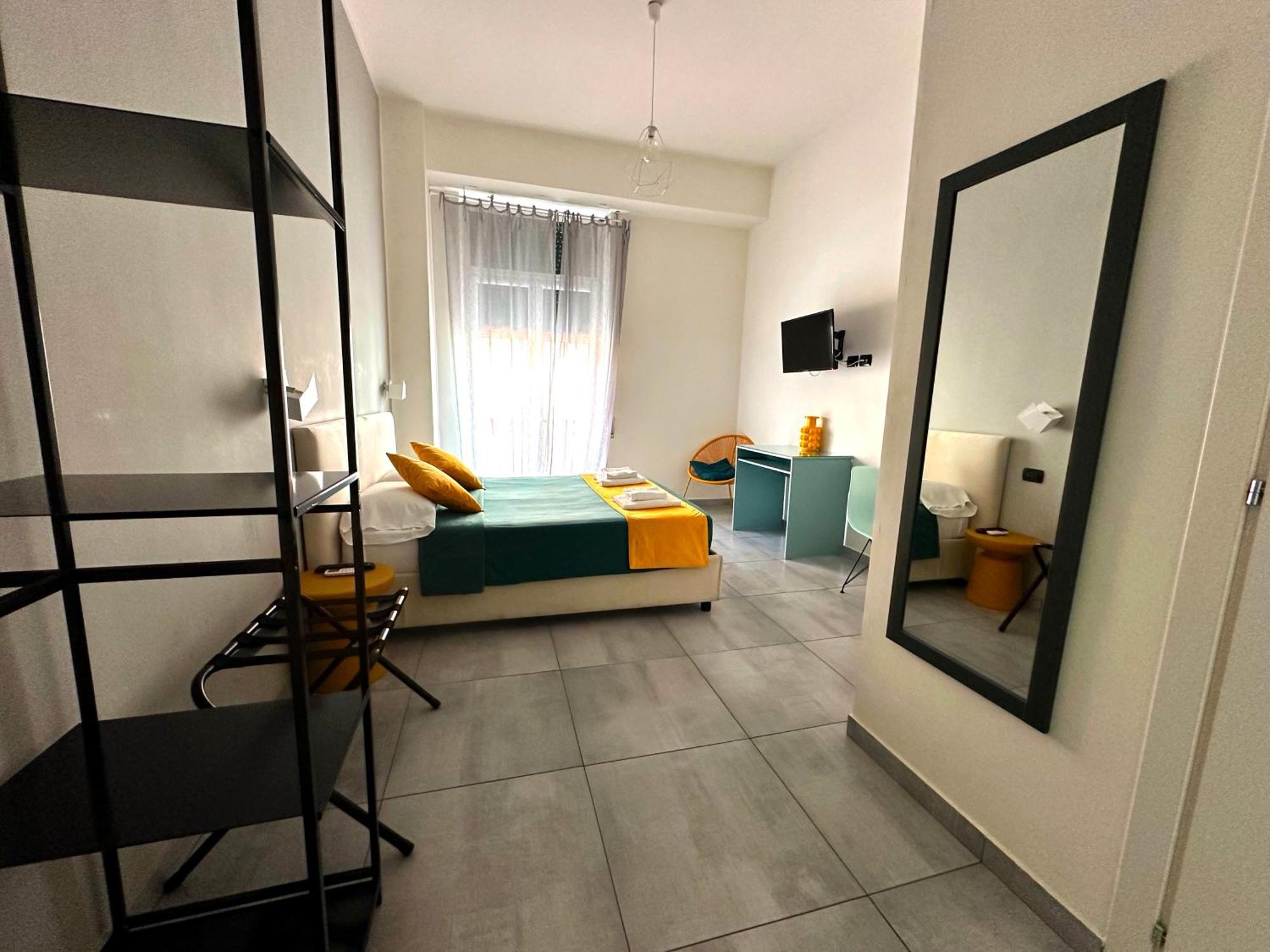 Hi Relais Rooms Наполи Екстериор снимка
